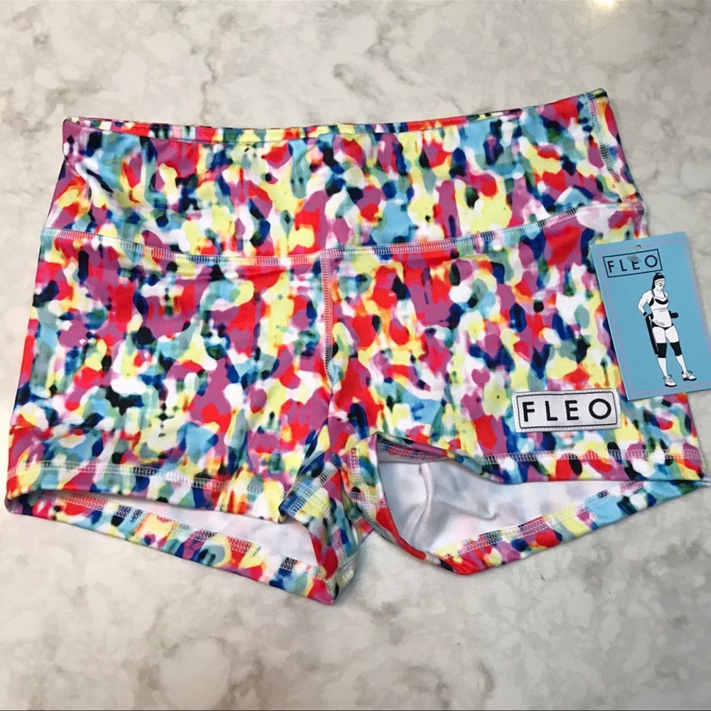 Fleo 3.25 Hot Pink Glitch medium shorts NWT